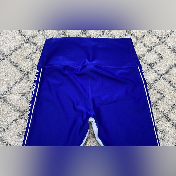ALO Leggings - Picture 2 of 6
